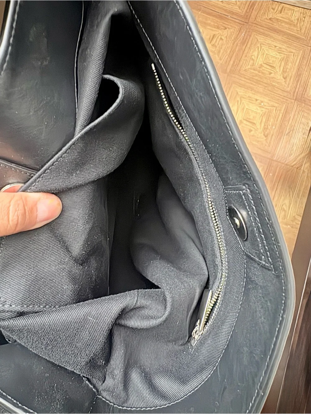 Vince Modern V Stamped Python Medium Hobo bag